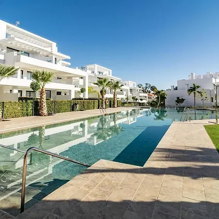 Modern Cozy Two Bedroom Apartment Estepona